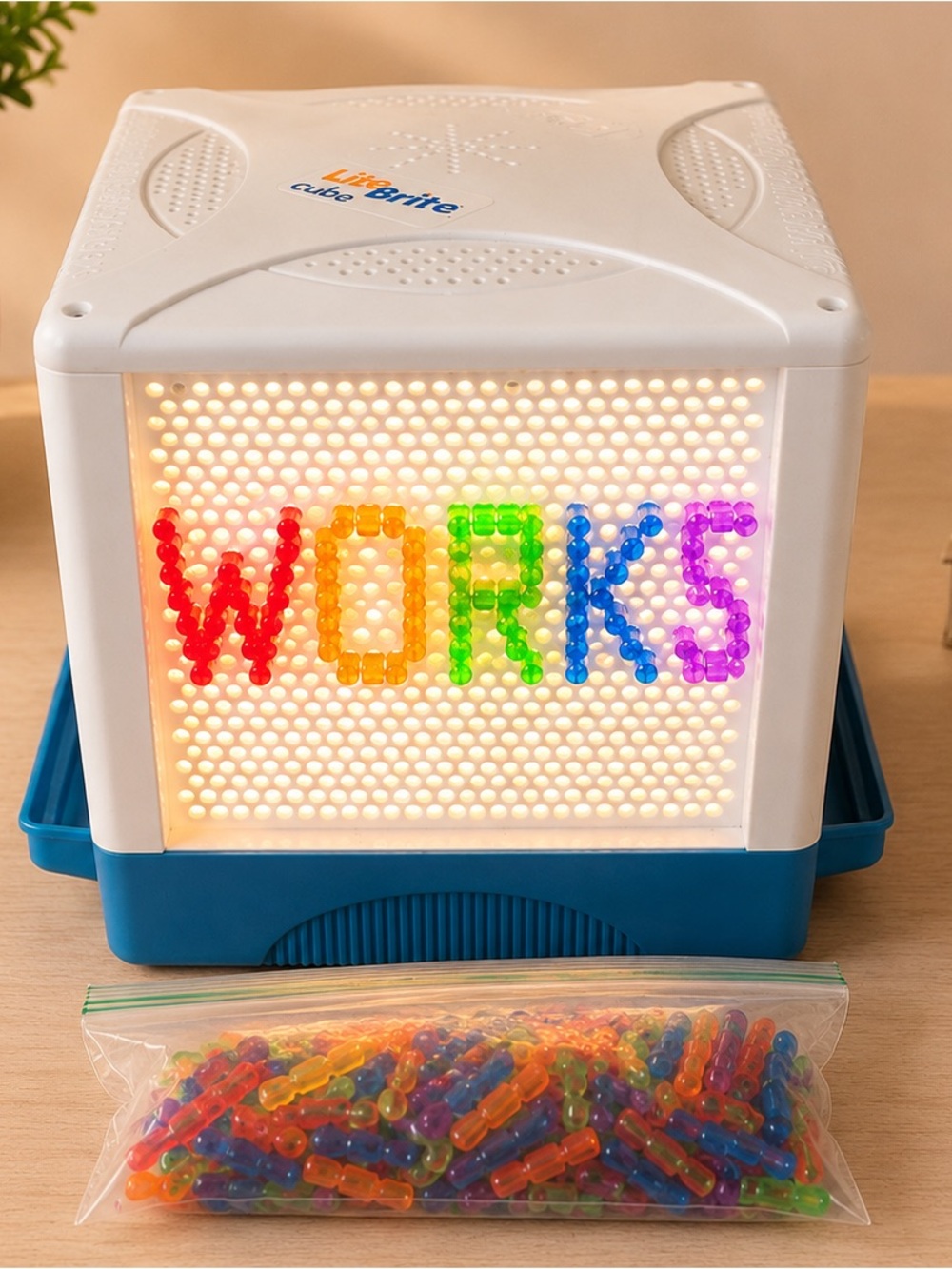 Vintage Hasbro LITE BRITE CUBE Electronic Toy Screen w Multi Colored Pegs 2001